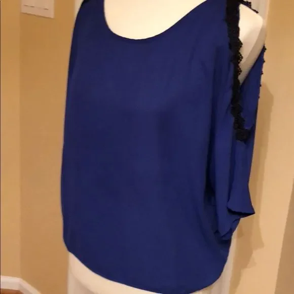 Top - Picture 1 of 8